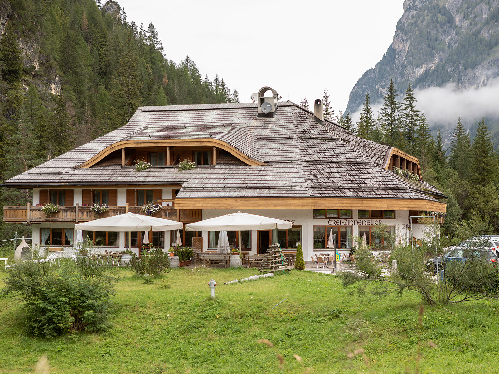 Benvenuti All'Hotel Baur Al Lago Di Dobbiaco Nelle Dolomiti